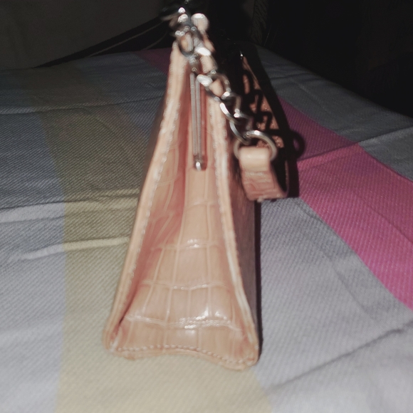 Liz Claiborne reptile clutch - Picture 16 of 16